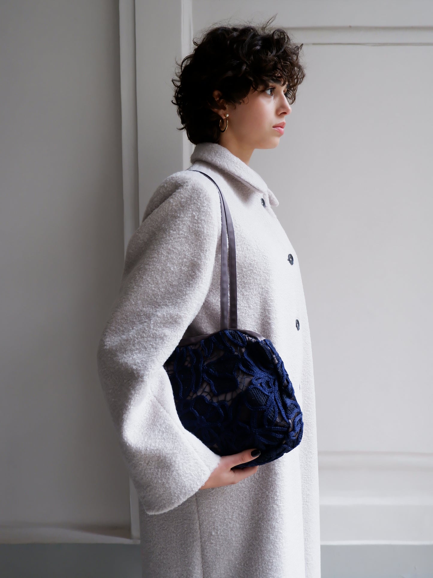 EMBROIDERED NAVY BAG