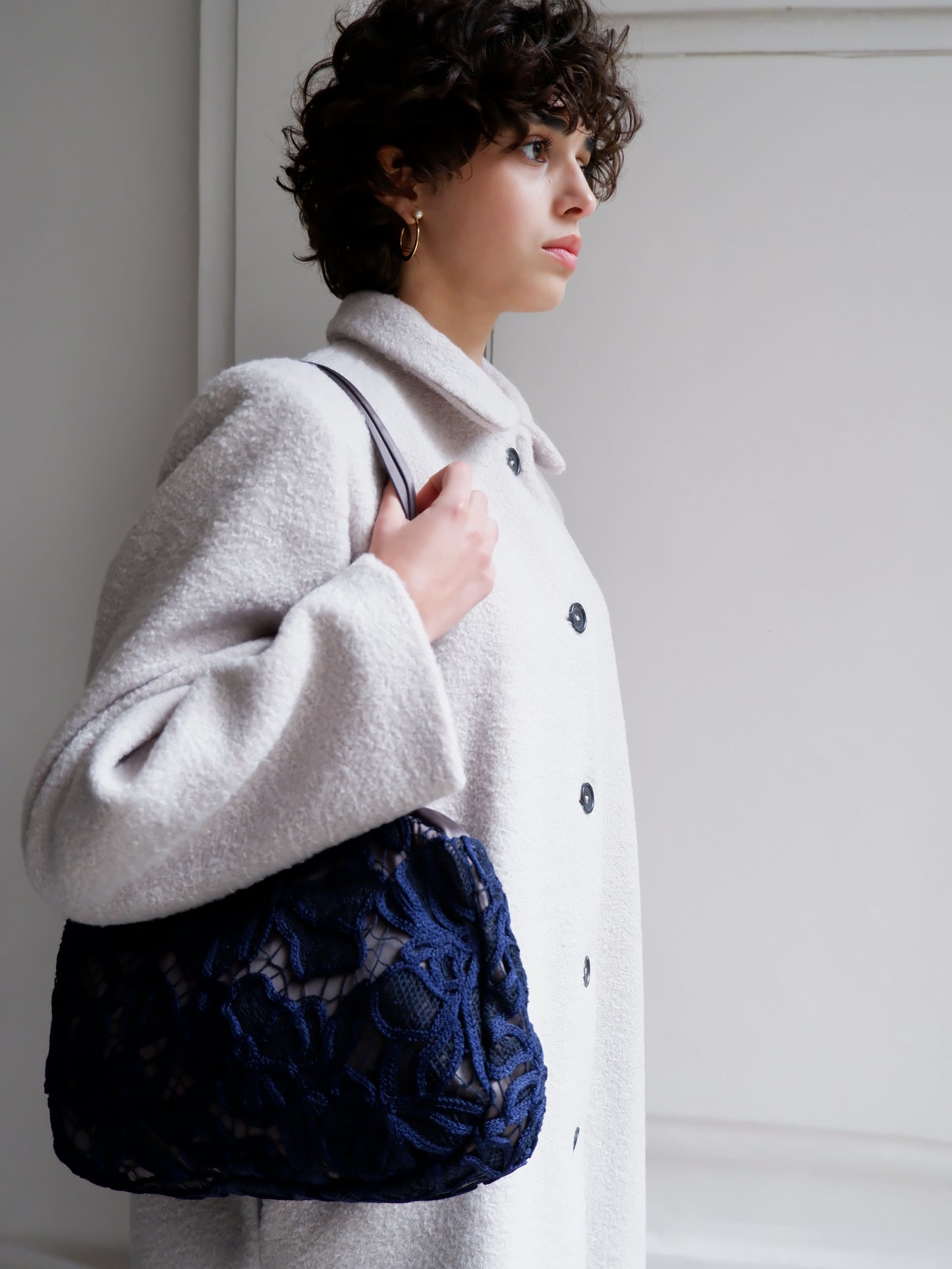 EMBROIDERED NAVY BAG