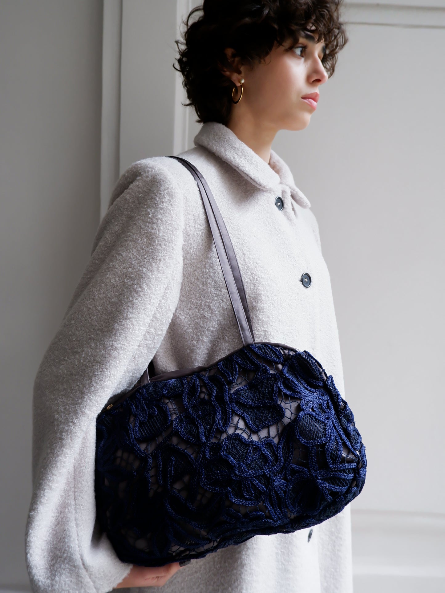 EMBROIDERED NAVY BAG