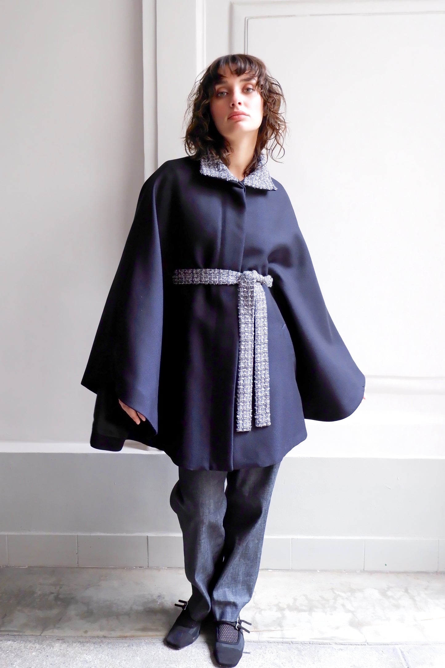 ANGELE NAVY TWEED CAPE