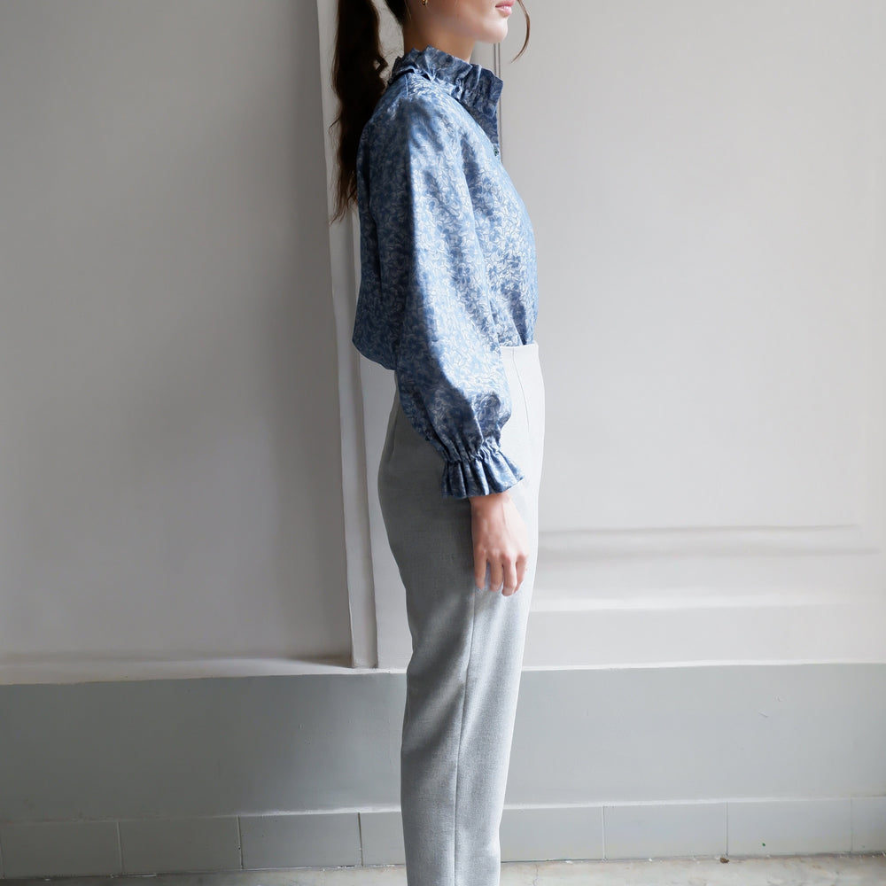 
                      
                        CHLOÉ GRAY FLANNEL PANTS
                      
                    