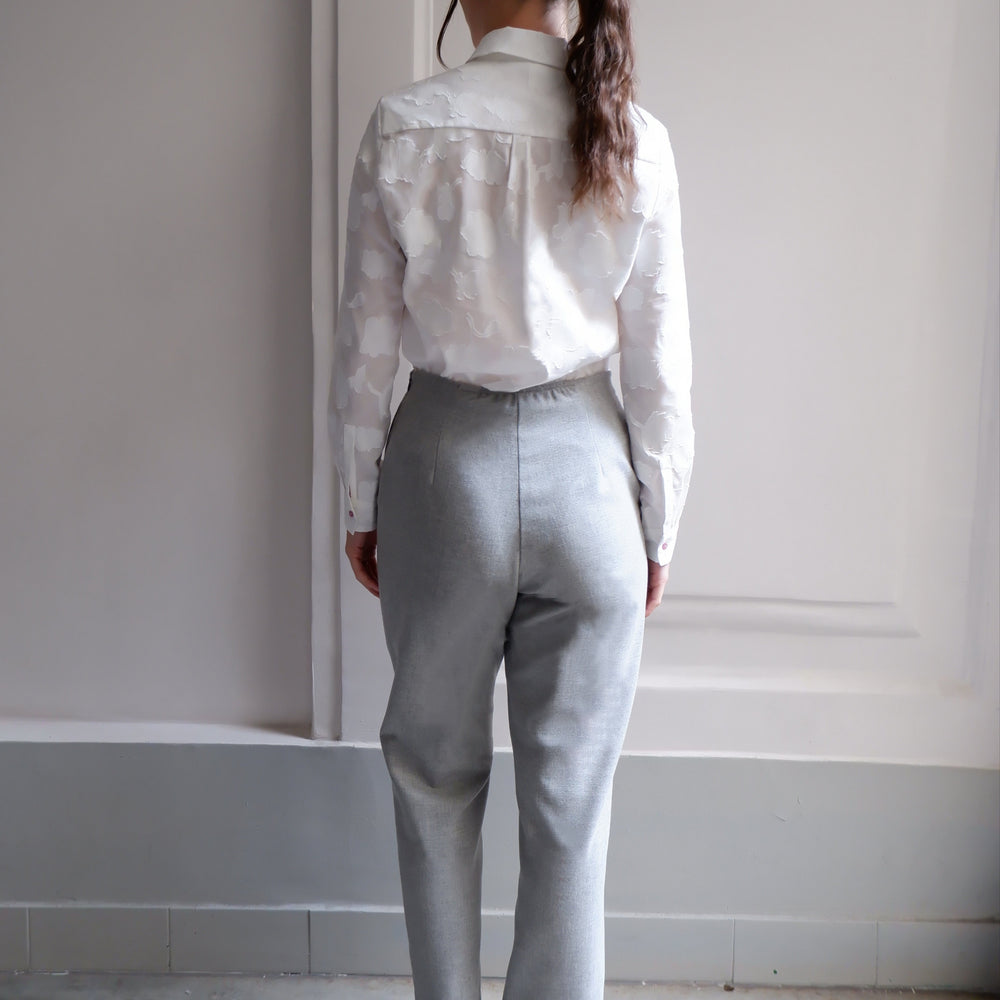 
                      
                        LEA WHITE PRINTED JACQUARD SHIRT
                      
                    
