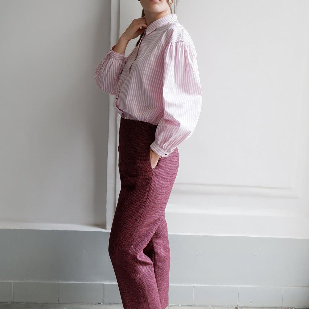 
                      
                        EDITH PINK STRIPES BLOUSE
                      
                    
