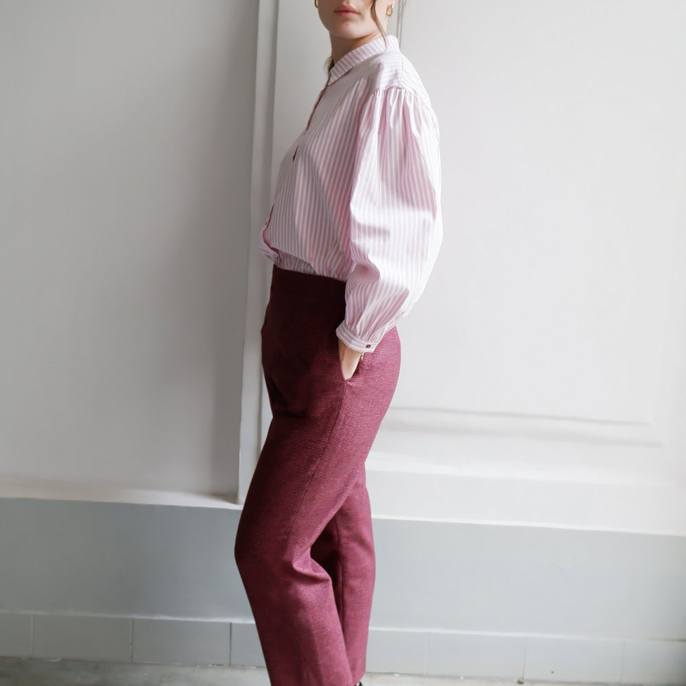 
                      
                        EDITH PINK STRIPES BLOUSE
                      
                    