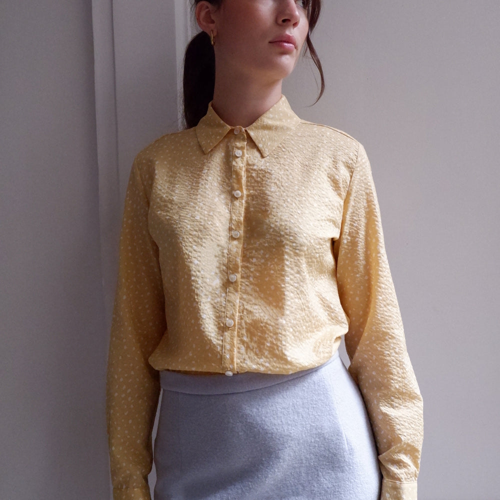 
                      
                        LÉA YELLOW PRINT SHIRT
                      
                    