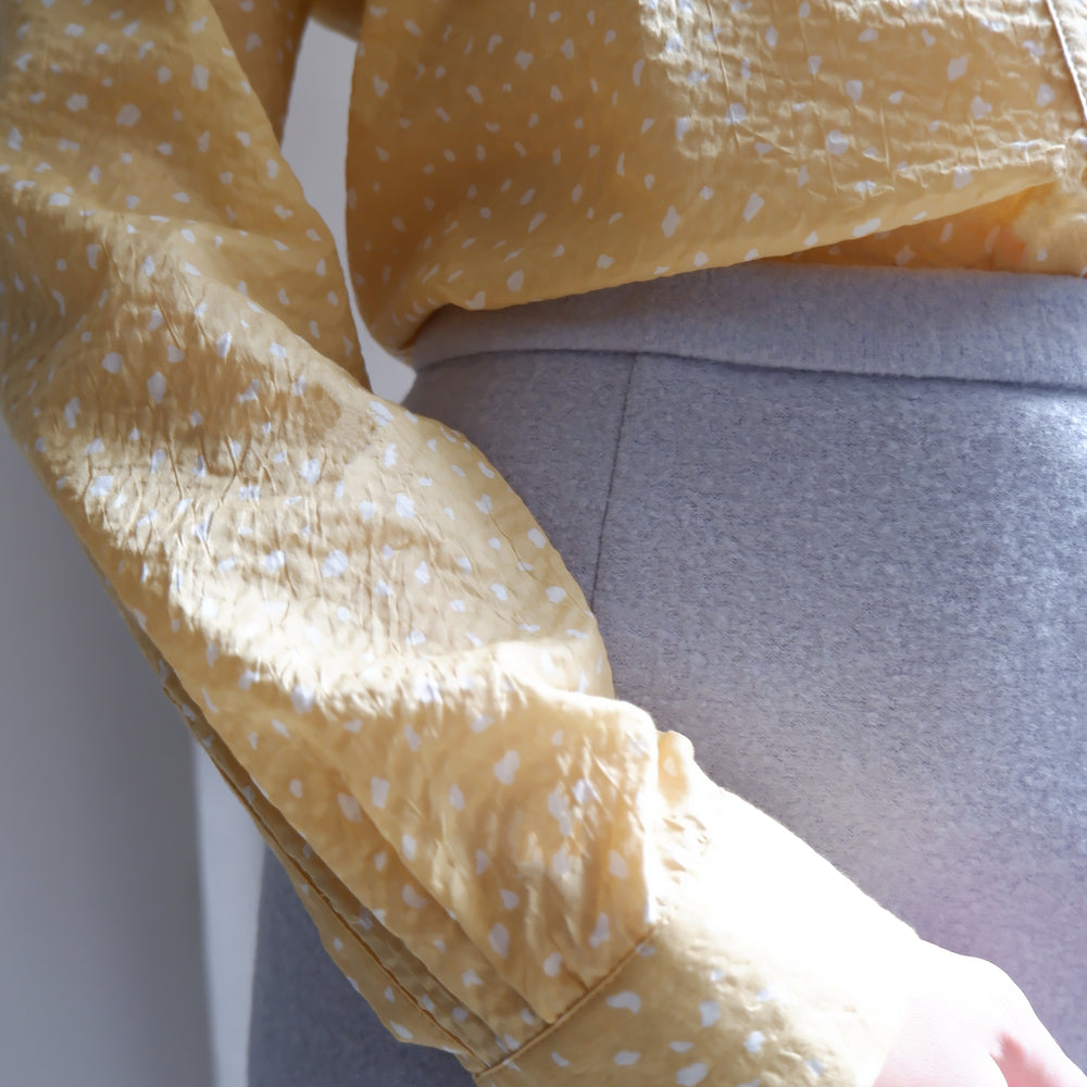 
                      
                        LÉA YELLOW PRINT SHIRT
                      
                    