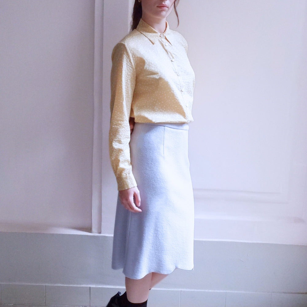 
                      
                        CHEMISE À MOTIFS JAUNES LÉA
                      
                    