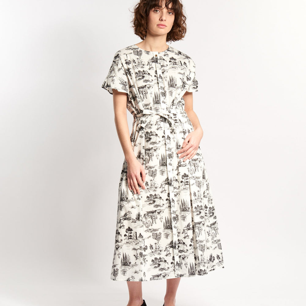 
                      
                        JOY JOUY PRINT DRESS
                      
                    