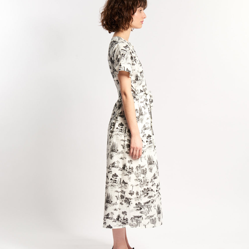 
                      
                        JOY JOUY PRINT DRESS
                      
                    