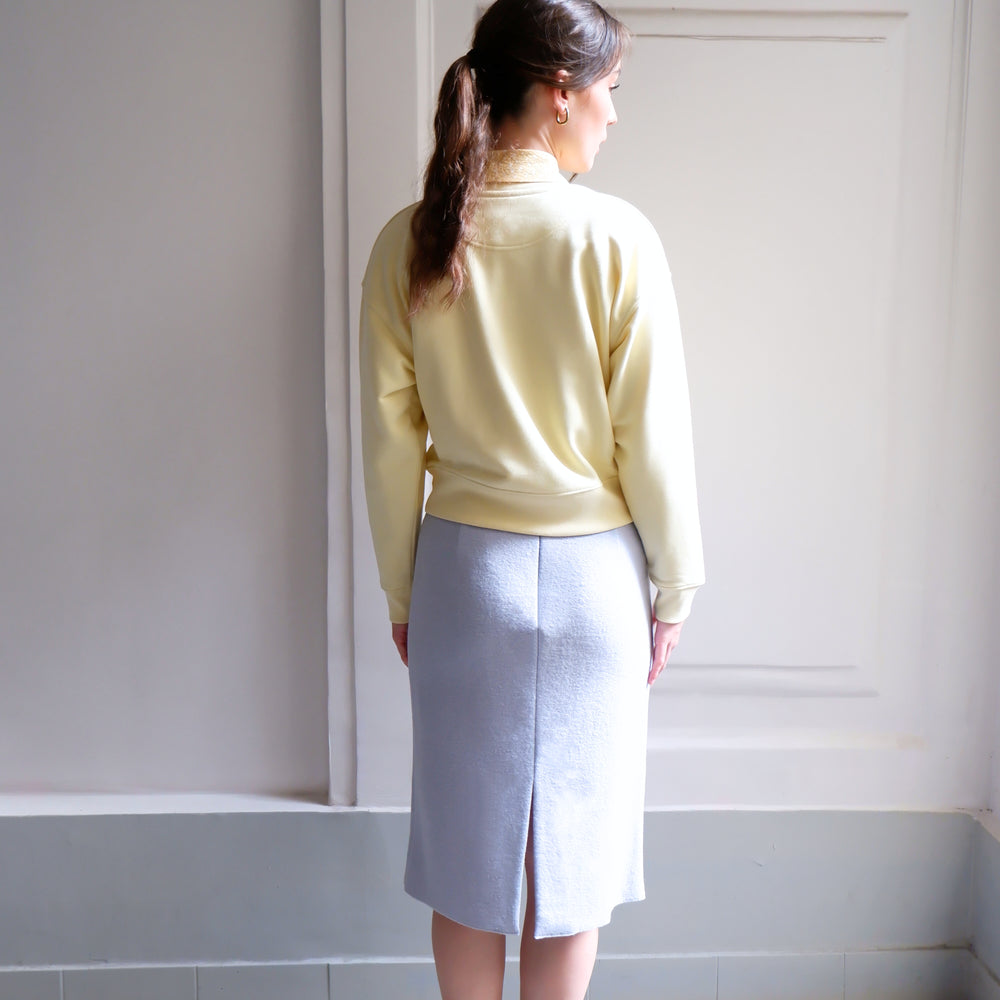 
                      
                        SWEAT-SHIRT CHAT JAUNE
                      
                    