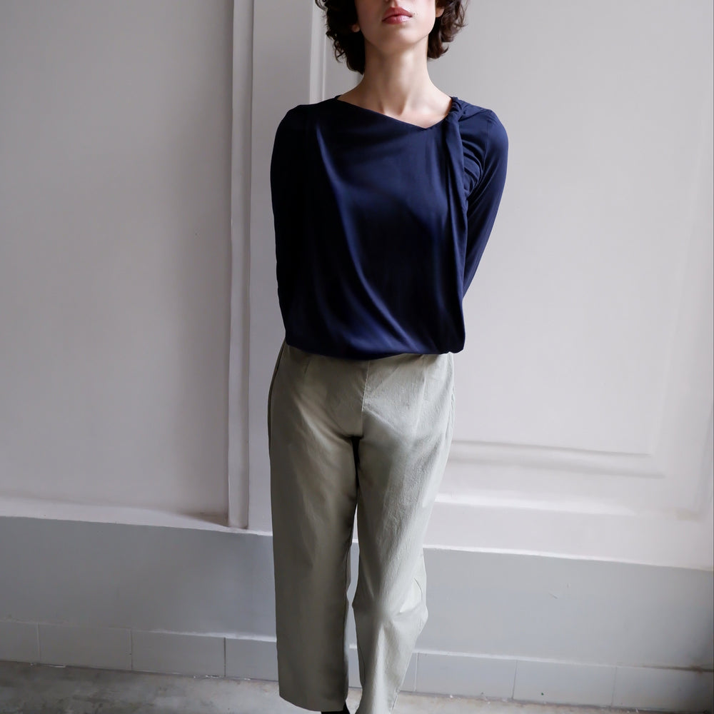 
                      
                        CATHERINE TOP JERSEY GRIS 
                      
                    