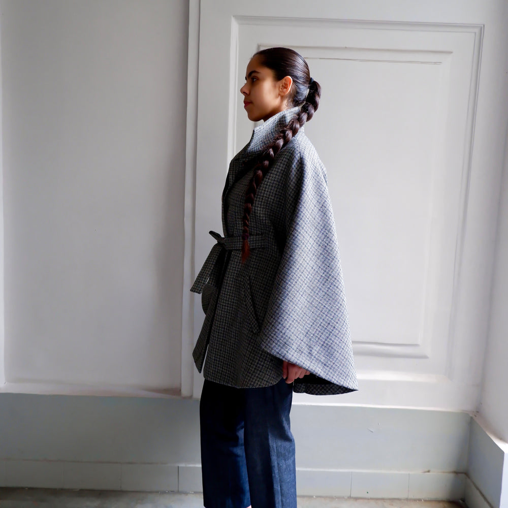 ANGELE WOOL BLEND JACQUARD CAPE (Black and White)