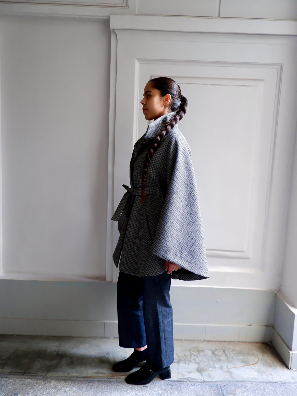 ANGELE WOOL BLEND JACQUARD CAPE (Black and White)