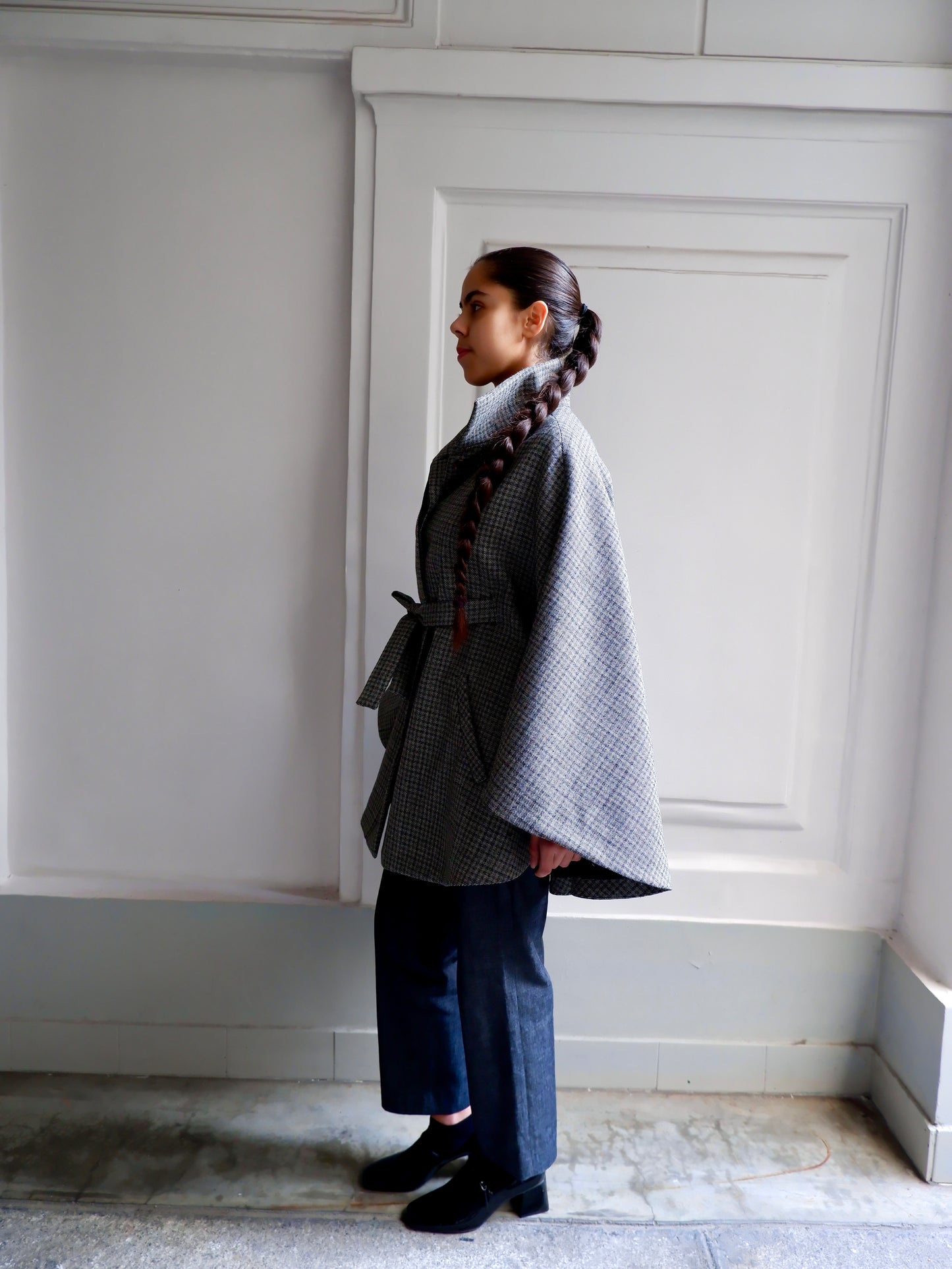 ANGELE WOOL BLEND JACQUARD CAPE (Black and White)