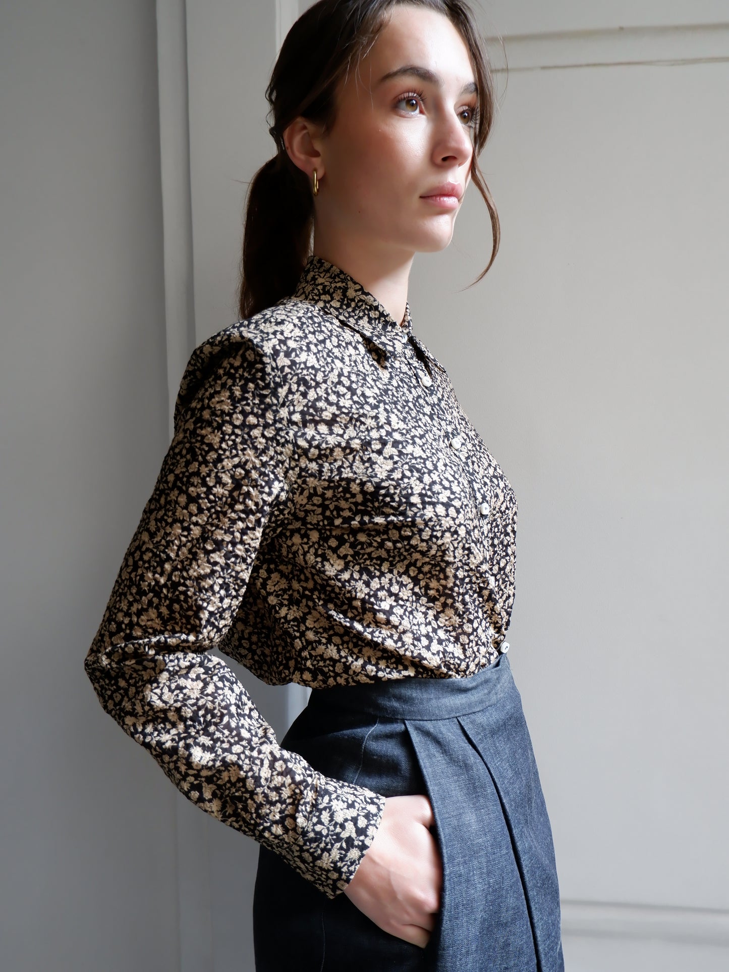 LEA BEIGE FLOWER PRINT SHIRT