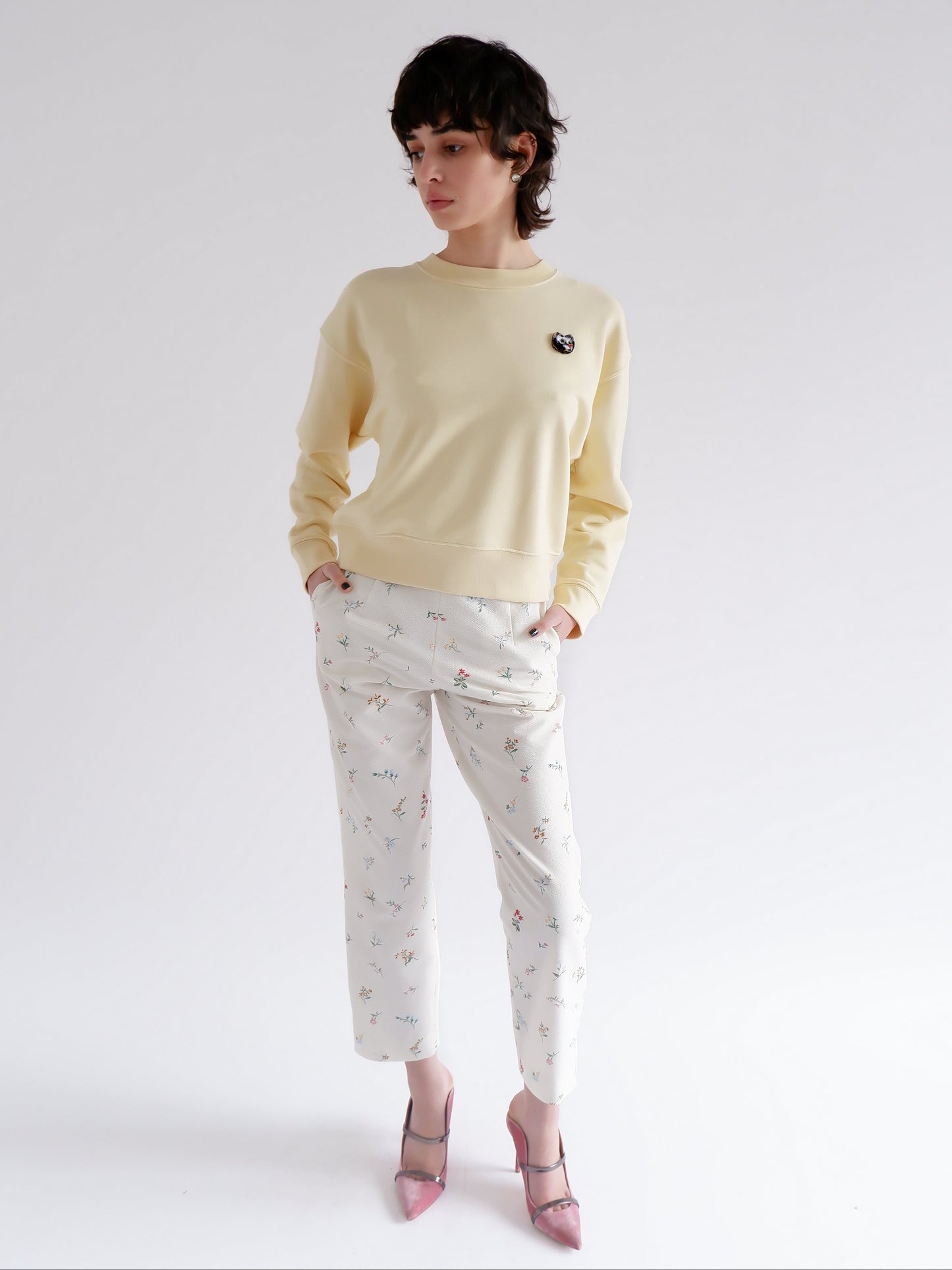 CHLOE WHITE FLOWER PANTS