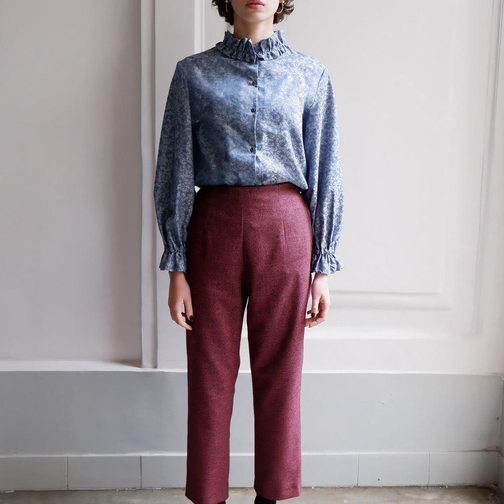 
                      
                        BLOUSE EN JACQUARD BLEU ISABELLA
                      
                    