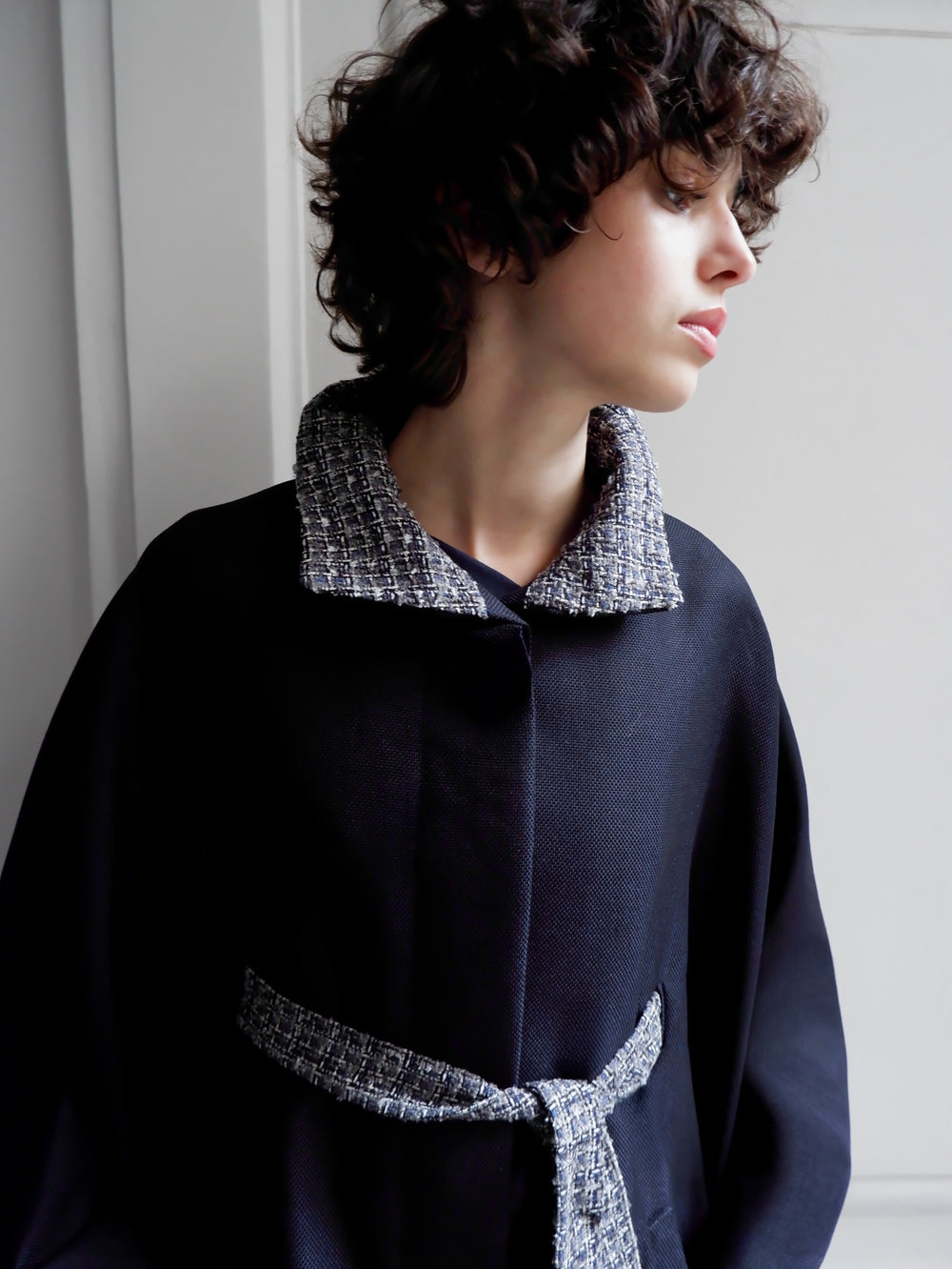 CAPE ANGELE EN TWEED BLEU MARINE