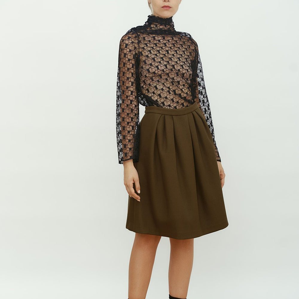 
                      
                        IRIS LACE TOP
                      
                    