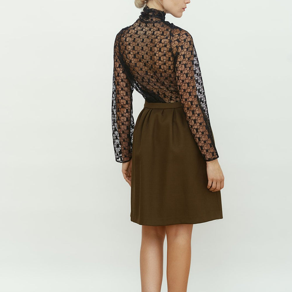 
                      
                        IRIS LACE TOP
                      
                    