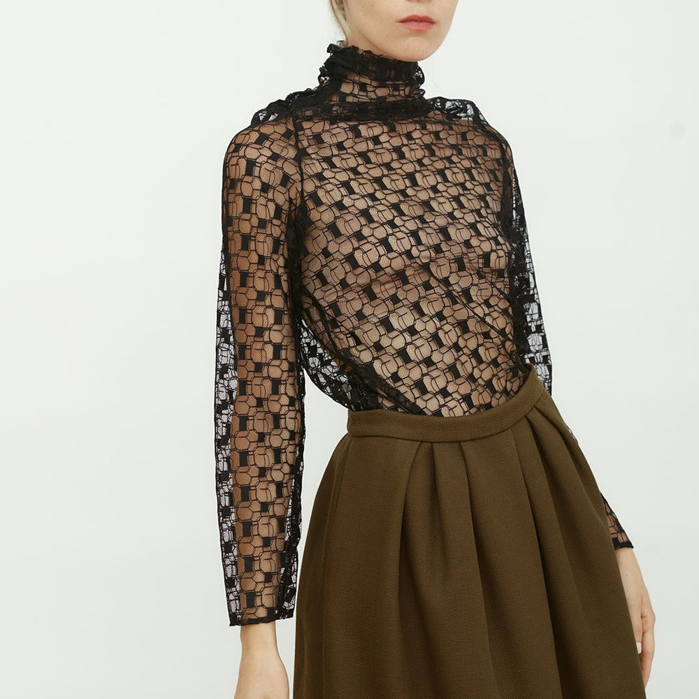 
                      
                        IRIS LACE TOP
                      
                    