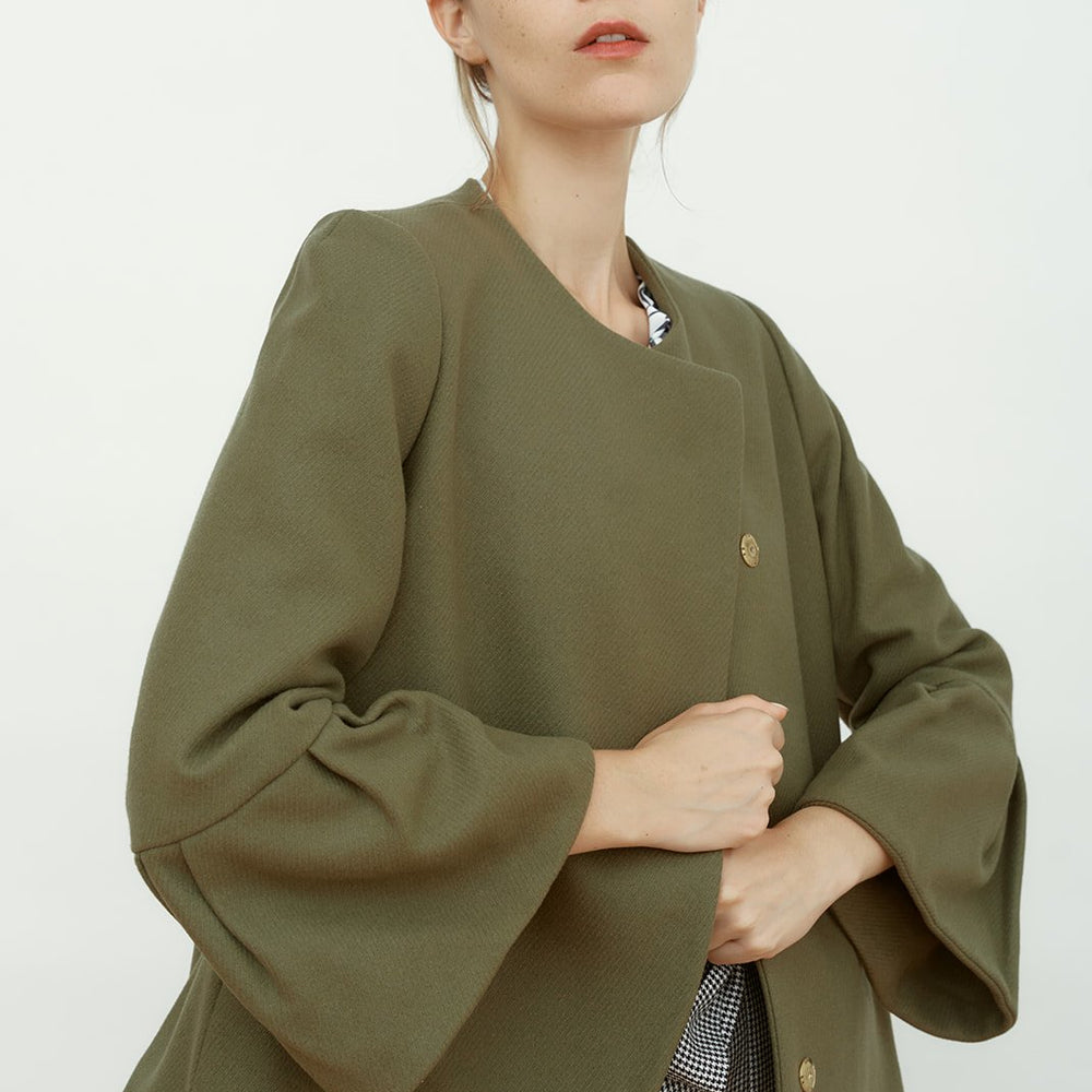 
                      
                        VESTE JADE
                      
                    