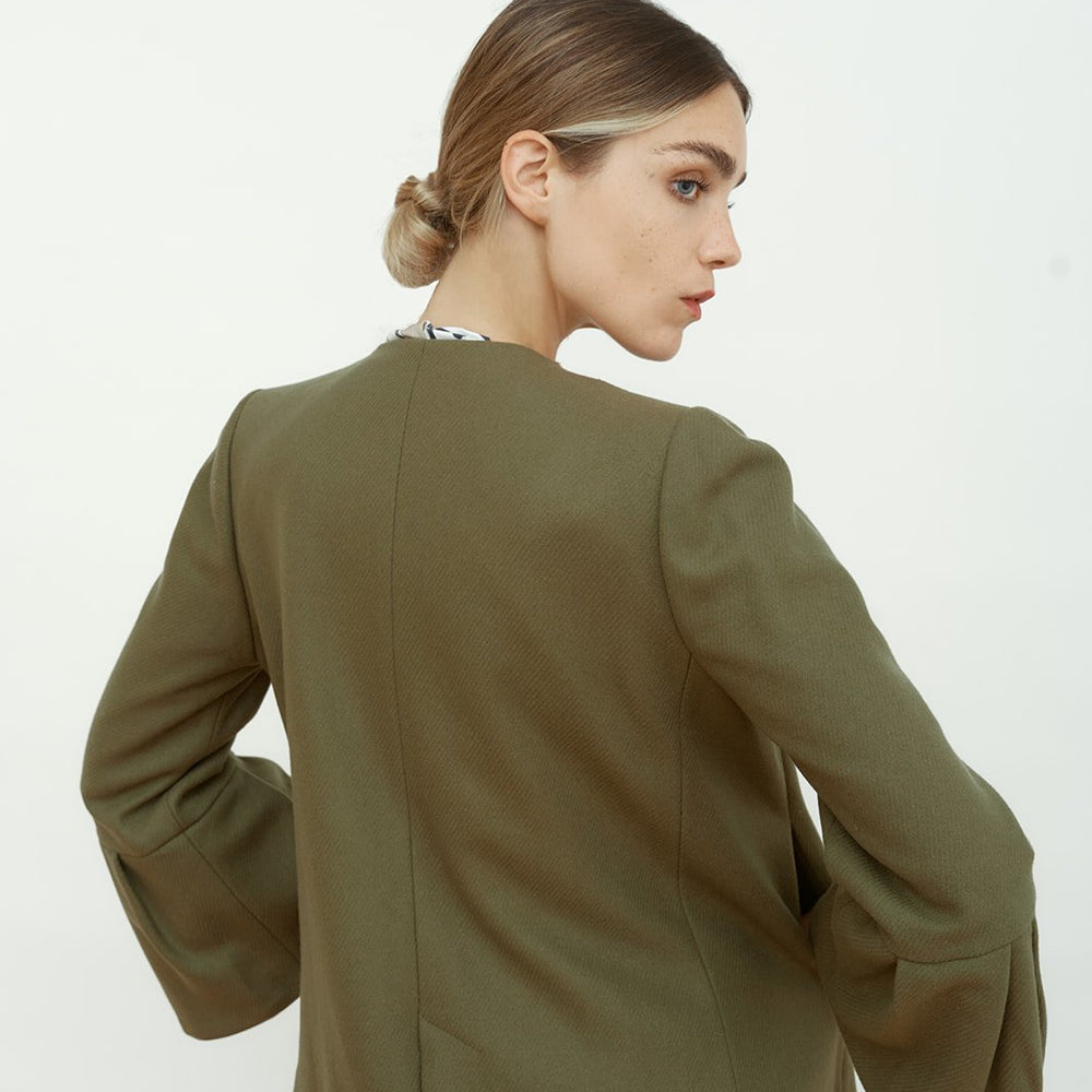 
                      
                        VESTE JADE
                      
                    