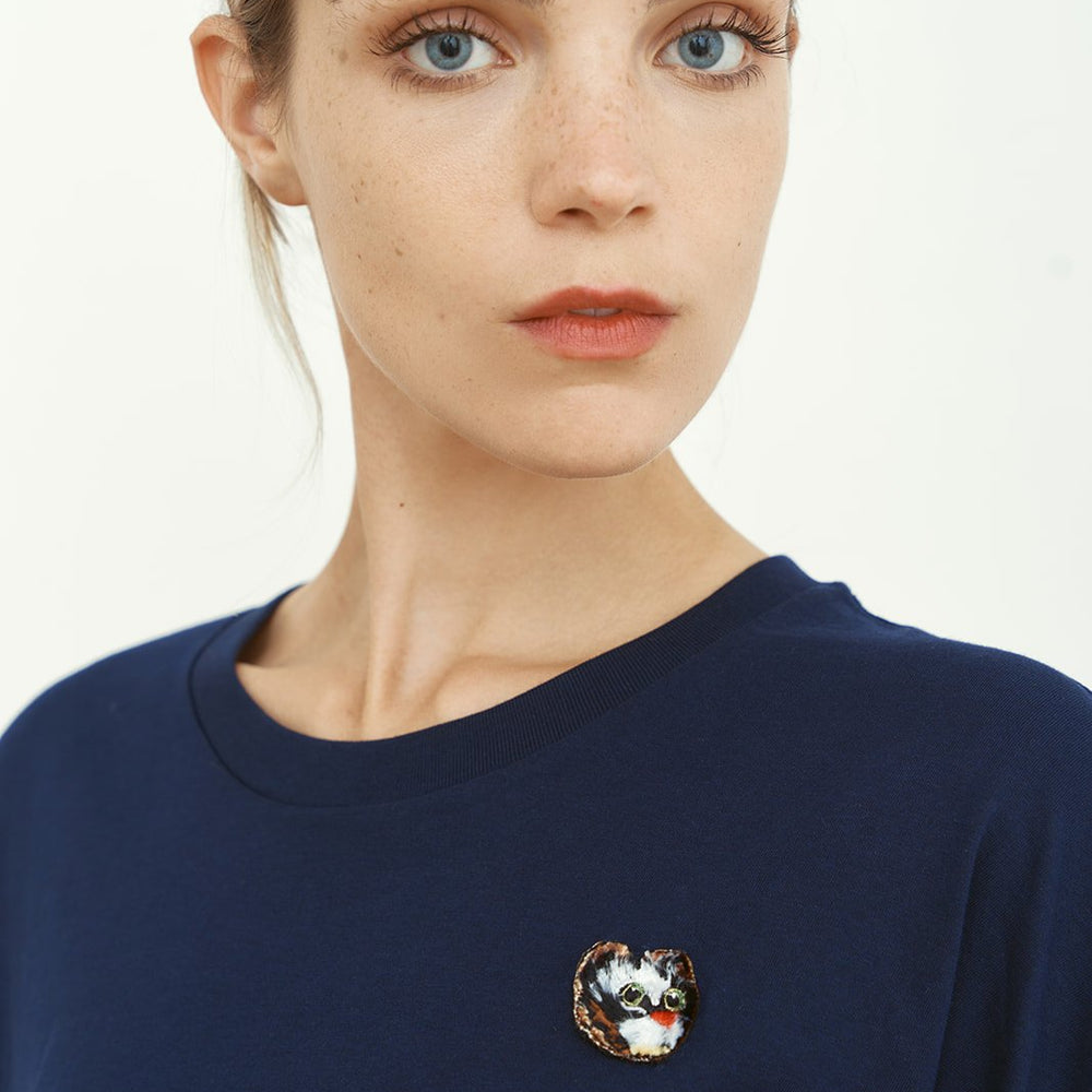 
                      
                        T-SHIRT BLEU MARINE ANNA
                      
                    