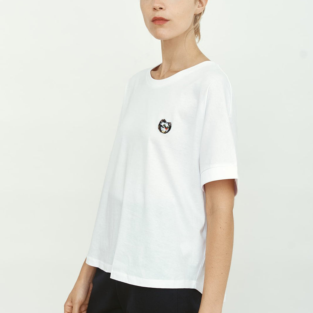 
                      
                        ANNA WHITE T-SHIRT
                      
                    