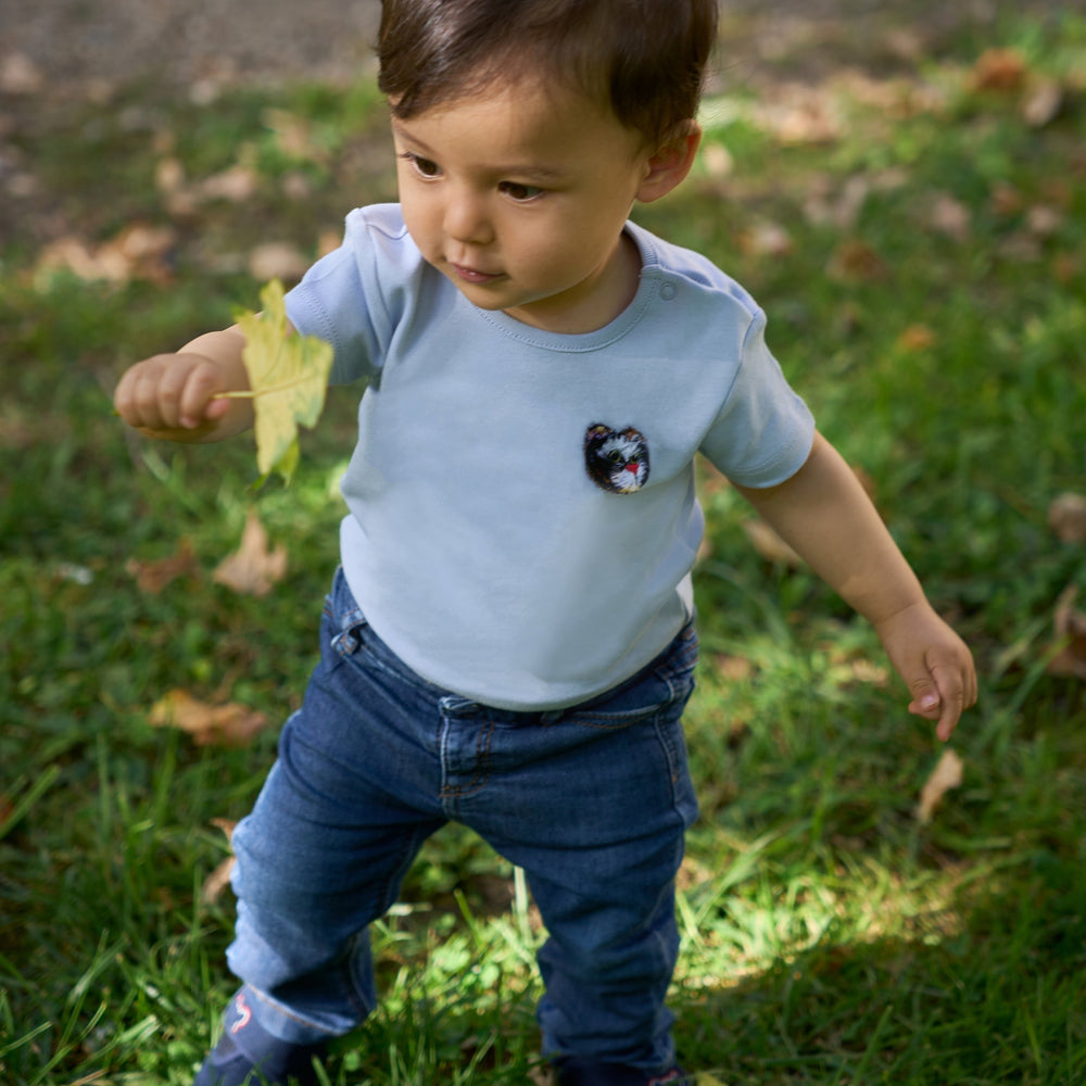 Cute 1 year old baby bodysuit with cat embroidery